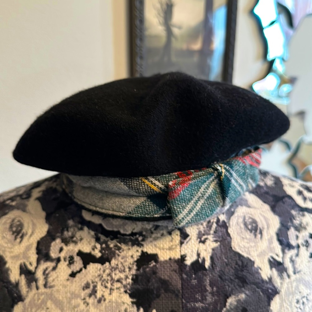 Beret Wool Plaid Bow Black Czech